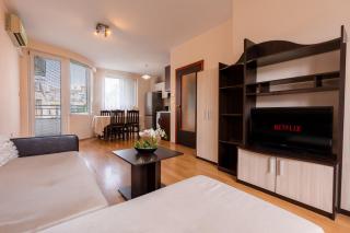 One-Bedroom Apartment in the City Center - 9