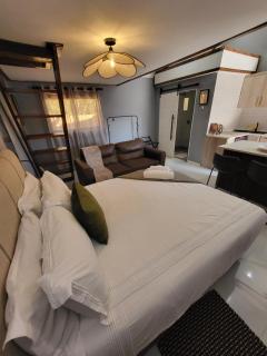 Palapyes Hidden Gem Unique Boutique Tiny Home - 4