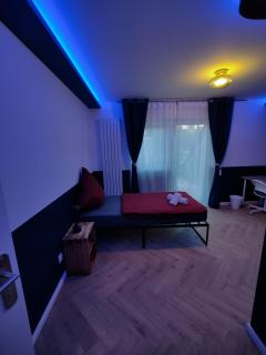 BerlinDreams - F81 - 2B - 8