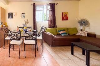 Le Lamentin - Patio - TV - 9