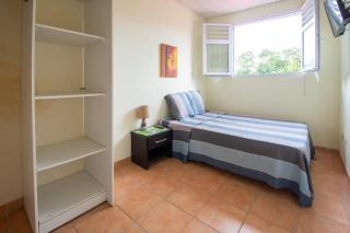 Le Lamentin - Patio - TV - 8