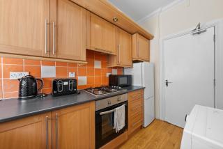 Group Stay 3BR Close to Hydro and SECC with Parking - 7