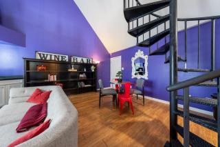 Stylish 3BR Loft in Austin with Balcony for 8 - 5
