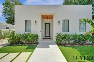 NEW Bali Resort Style Villa with Vast Pool & Jacuzzi and Outdoor Grilling - 7