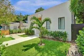 NEW Bali Resort Style Villa with Vast Pool & Jacuzzi and Outdoor Grilling - 6