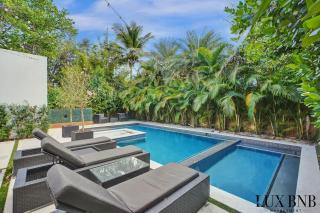 NEW Bali Resort Style Villa with Vast Pool & Jacuzzi and Outdoor Grilling - 5
