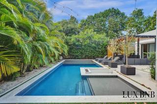 NEW Bali Resort Style Villa with Vast Pool & Jacuzzi and Outdoor Grilling - 4