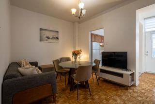 Refined Downtown Getaway – A Stylish Stay - 0