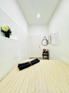 Affordable 5BR Apt, Ideal for Groups & Families - 3