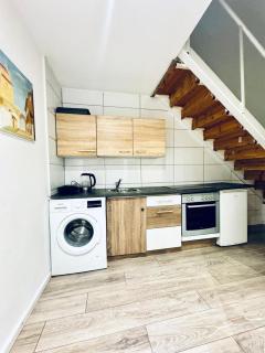 Affordable 5BR Apt, Ideal for Groups & Families - 7