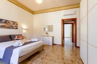 Queen Elena's Apartment - 4