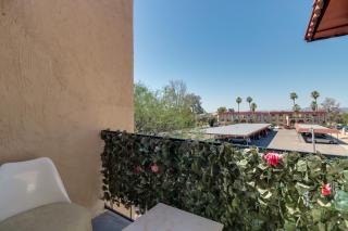 Walkable & Renovated Gem! Only 8 Mi to Dtwn Tucson - 9