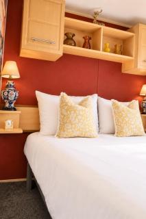 The Happy Camper, Modern Caravan in ParkDean Camber Sands Resort - Sleeps 6, Pet friendly, 2 minute walk to Entertainment hub - 9