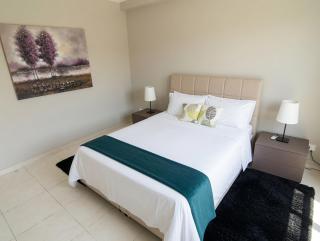 Sliema Seafront Escape - 2