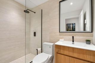 2BR & Loft Glacier Lodge, Upper Village Near Blackcomb Gondola, Private Balcony, Free Ski Valet - 7