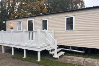 Cabin Sleeps 8 - Free Parking Patio Pool - 4