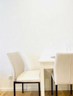 Lovely 4-BR Retreat Ottakring with Stunning City - 7