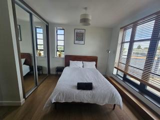 Travaal - 1 Bedroom Apartment Farnborough - 3
