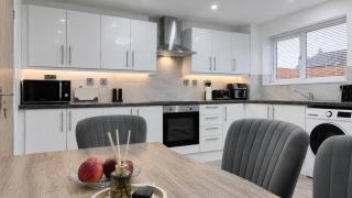 City Escape Free Parking Decking Sleeps 6 - 8