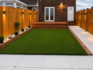 City Escape Free Parking Decking Sleeps 6 - 1