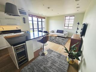 Travaal - 1 Bedroom Apartment Farnborough - 7