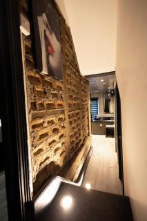 Sizzling London Studio with Jacuzzi & Private Bath - 5