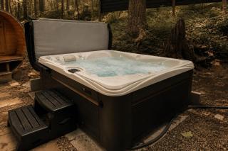 Creekside Cabin: Sauna | Hot Tub | Fire Pit | Romantic | Peaceful | Cozy - 8