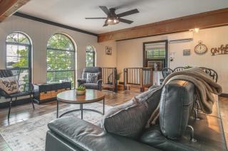Private Hot Tub & Dock: Lakefront Grove Retreat! - 5