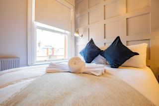 Contemporary Suite, Comfort-Relax and Unwind - 1