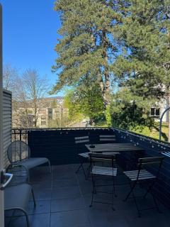 Trendig Möblierte Wohnung, MIT EIGENER TERRASSE! Top Lage! - 0