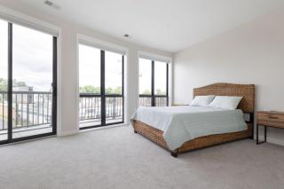 Golden View 3BD 25BA Balcony - 3