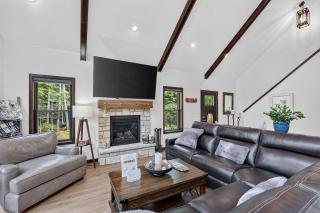 Dog Friendly home in Baileys Harbor near Cana Island Lighthouse - 5