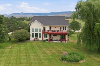 Bitterroot Farmhouse with Panoramic Views - 1