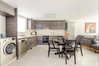 Luxury Designer Loft in the Heart of Limassol - 8