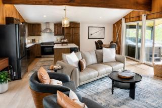 Luxury Big Sky Golf Course Retreat with Hot Tub - 1