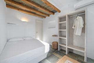 Modern Cycladic Retreat in Skalados - 9