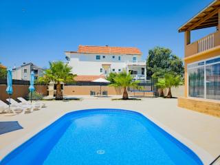 Lucija Retreat - Apartments with Pool, Bibinje - 8