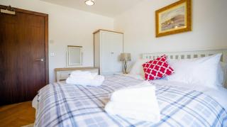 Ocean Breeze 4 Bedroom Apartment with Sea Views near Ballyshannon - 1