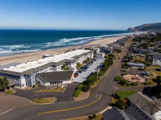 Ground Floor - Ocean View Condo - Pet-Friendly - 7