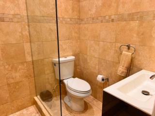 Comfortable waterfront villa close to the beach - 0