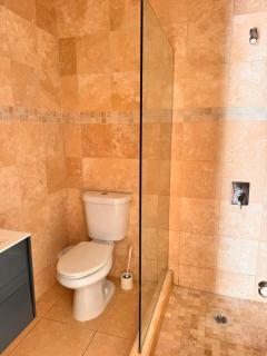 Comfortable waterfront villa close to the beach - 9