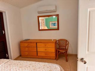 Comfortable waterfront villa close to the beach - 4