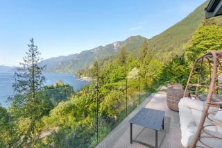 Ocean View Luxury Retreat in West Vancouver - 5