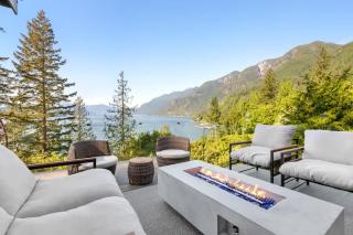 Ocean View Luxury Retreat in West Vancouver - 0
