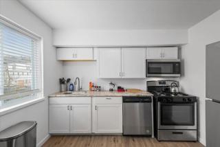 East Allegheny Apartment | Driveway Parking! - 8
