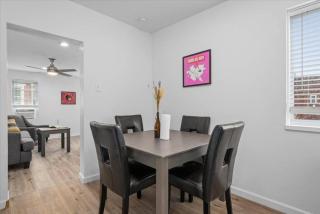 East Allegheny Apartment | Driveway Parking! - 4