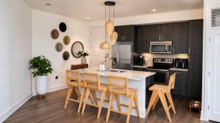 Luxury High-Rise Skyline Views DT Austin - 3