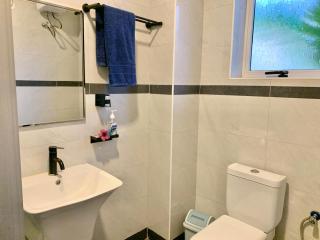 2 Bedroom Home Near the Airport - 6mins - Wanderhomes - 3