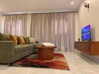 2 Bedroom Home Near the Airport - 6mins - Wanderhomes - 5