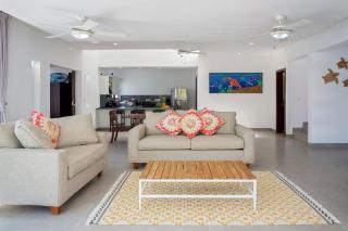 4 BR Beach House with Pool, 1-Min Walk SJDS Bay - 5